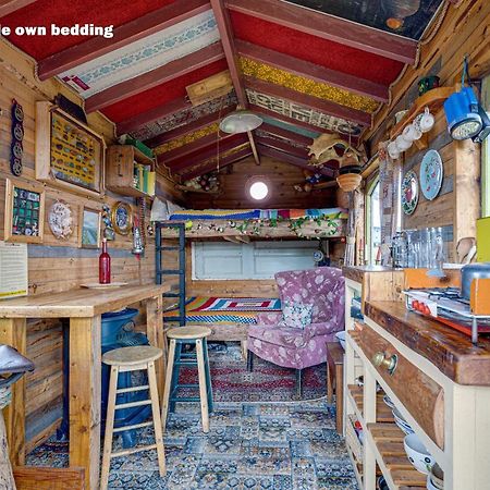 2 X Double Bed Glamping Wagon In Dalby Forest สการ์โบโรห์ ภายนอก รูปภาพ