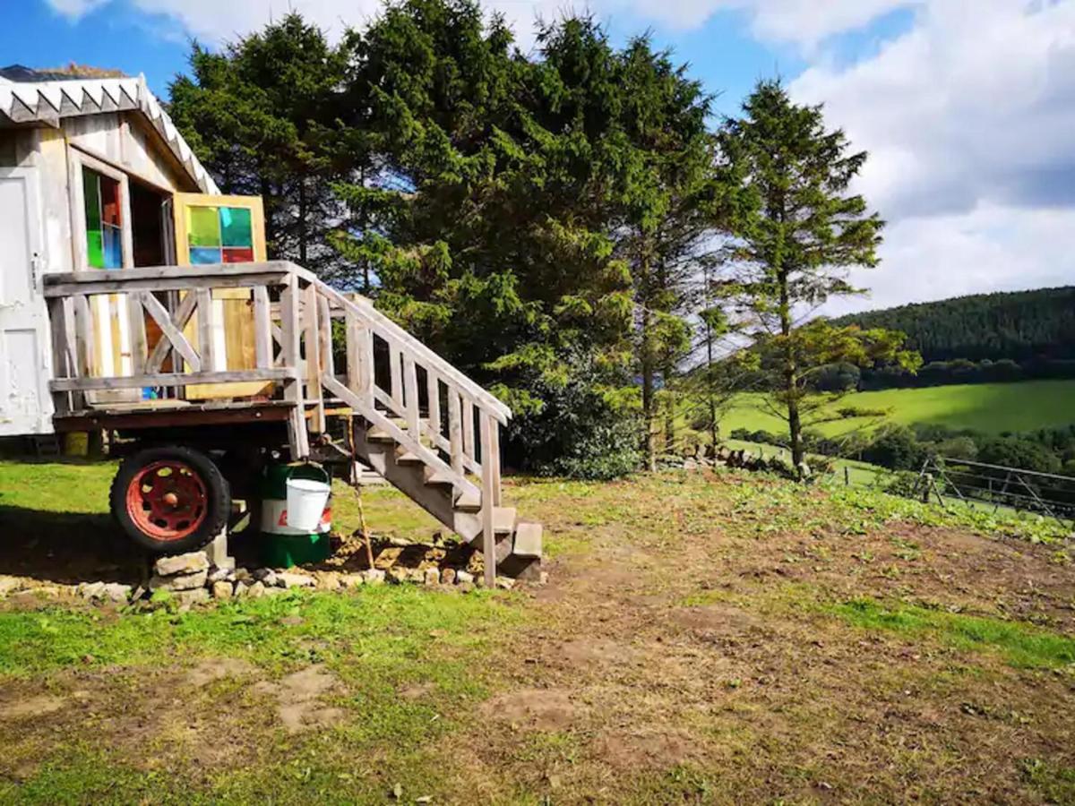 2 X Double Bed Glamping Wagon In Dalby Forest สการ์โบโรห์ ภายนอก รูปภาพ